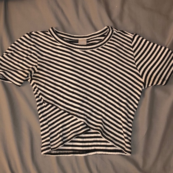 Simons Crop top - Picture 2 of 5